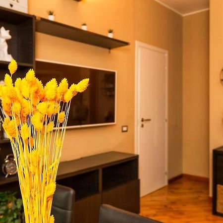 Sunny & Updated Flat With Panoramic City View 50M From M4 Stop Milano Ngoại thất bức ảnh