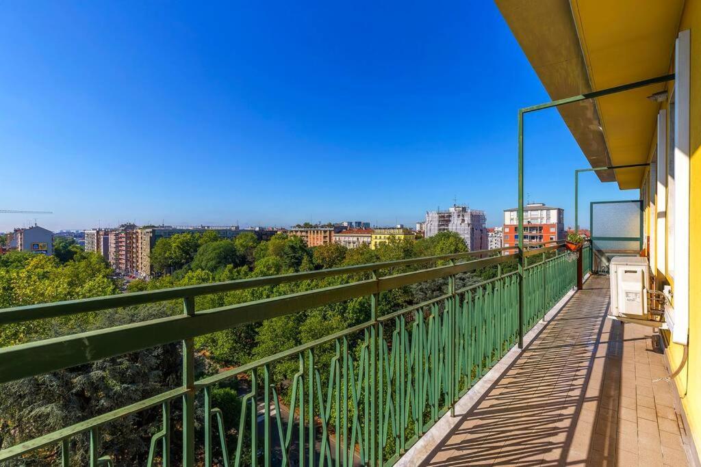 Sunny & Updated Flat With Panoramic City View 50M From M4 Stop Milano Ngoại thất bức ảnh