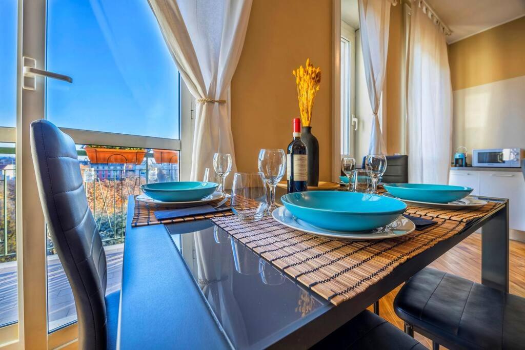 Sunny & Updated Flat With Panoramic City View 50M From M4 Stop Milano Ngoại thất bức ảnh