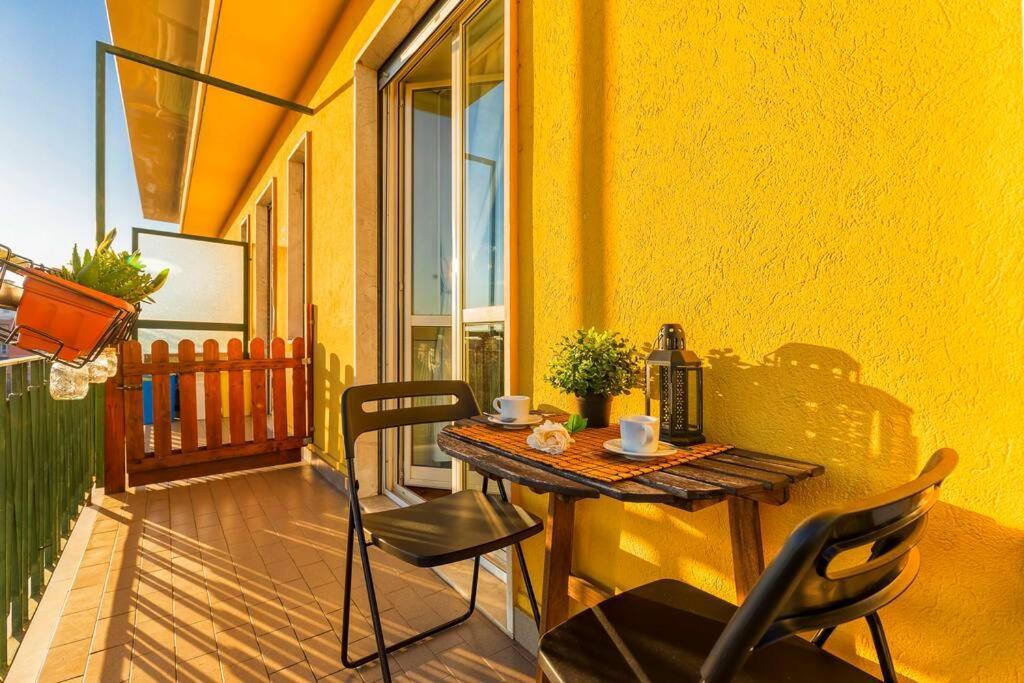 Sunny & Updated Flat With Panoramic City View 50M From M4 Stop Milano Ngoại thất bức ảnh