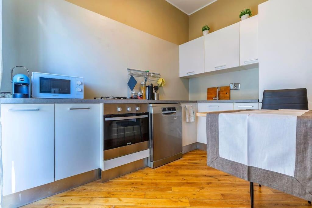 Sunny & Updated Flat With Panoramic City View 50M From M4 Stop Milano Ngoại thất bức ảnh