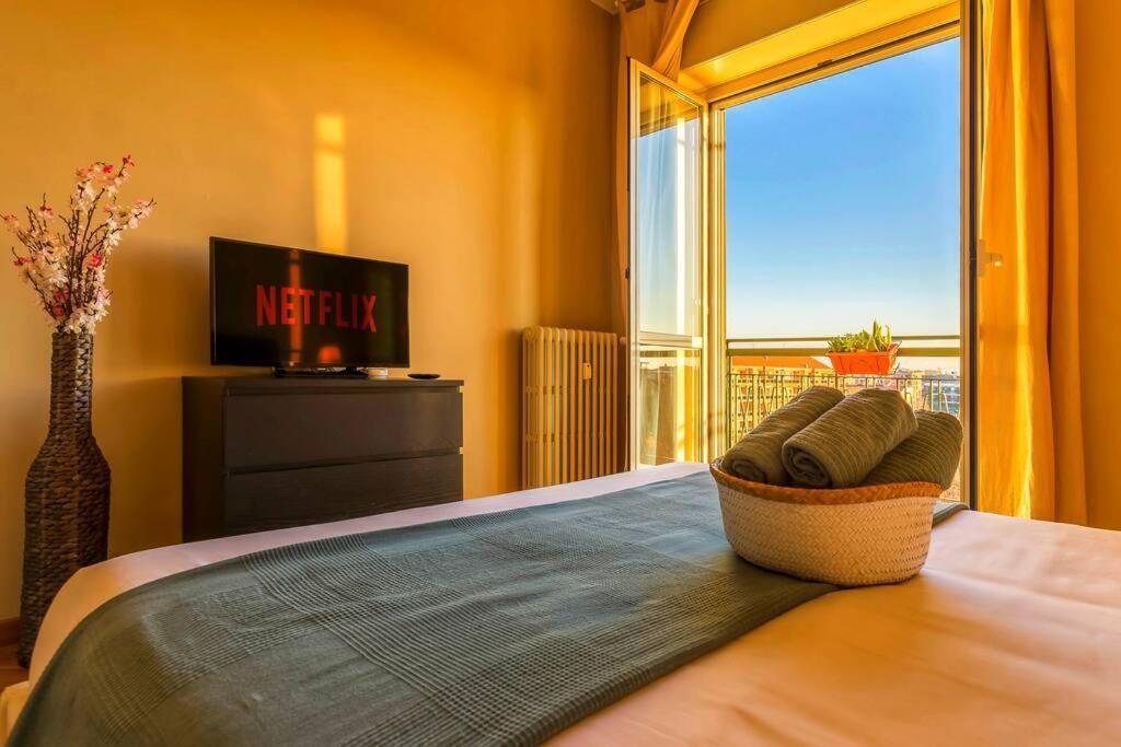 Sunny & Updated Flat With Panoramic City View 50M From M4 Stop Milano Ngoại thất bức ảnh
