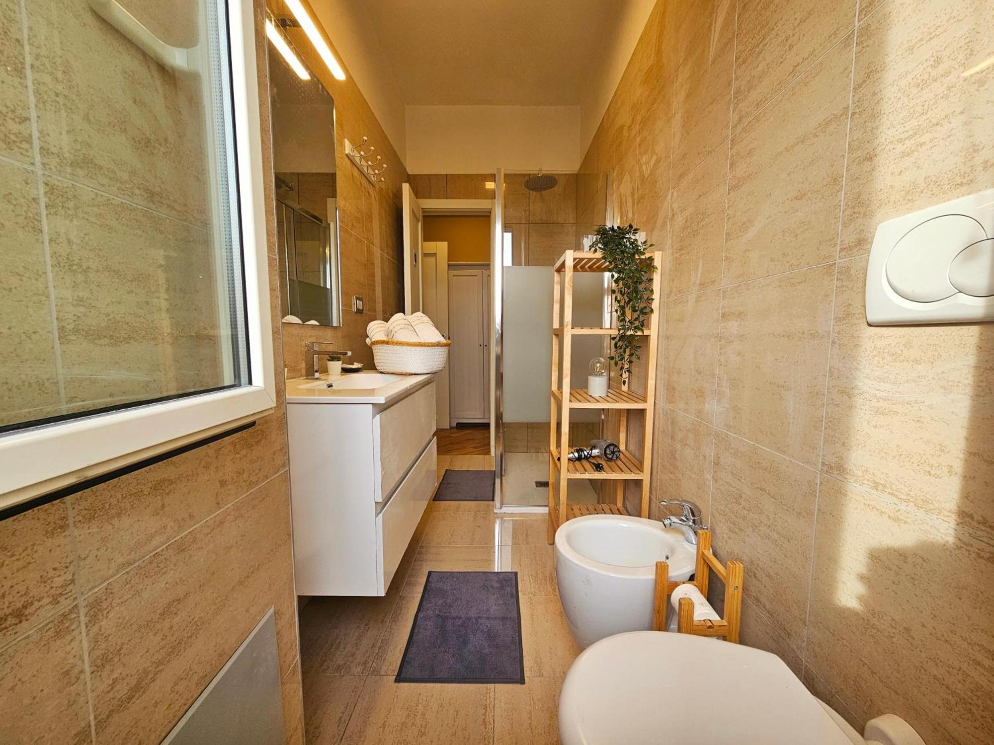 Sunny & Updated Flat With Panoramic City View 50M From M4 Stop Milano Ngoại thất bức ảnh